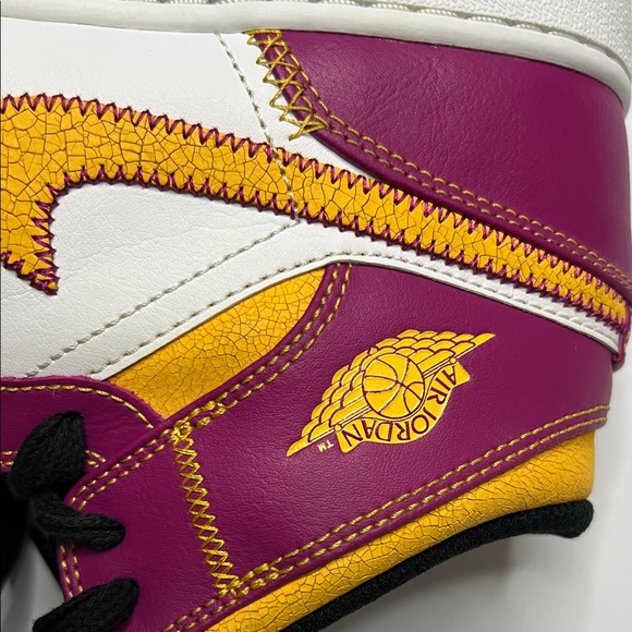 Nike Air Jordan Dia De Los Muertos special edition - Youth - Picture 2 of 10